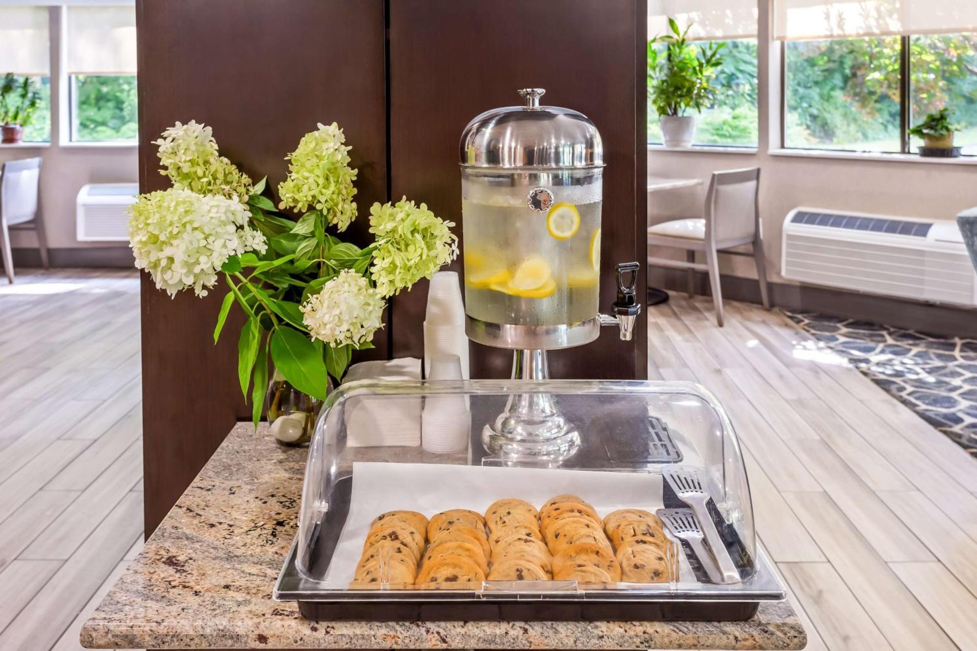 Best Western West Lebanon-Hanover Екстер'єр фото